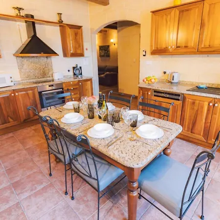 Strawberry Hills Villa