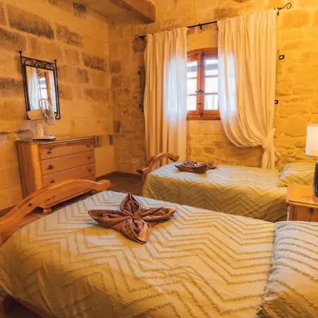 Strawberry Hills Villa