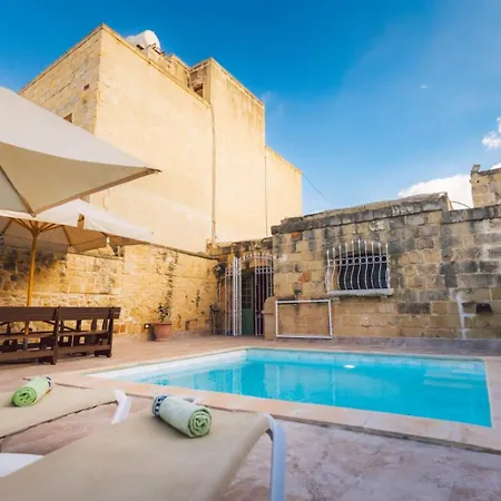 Villa Strawberry Hills