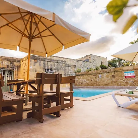 Strawberry Hills Villa